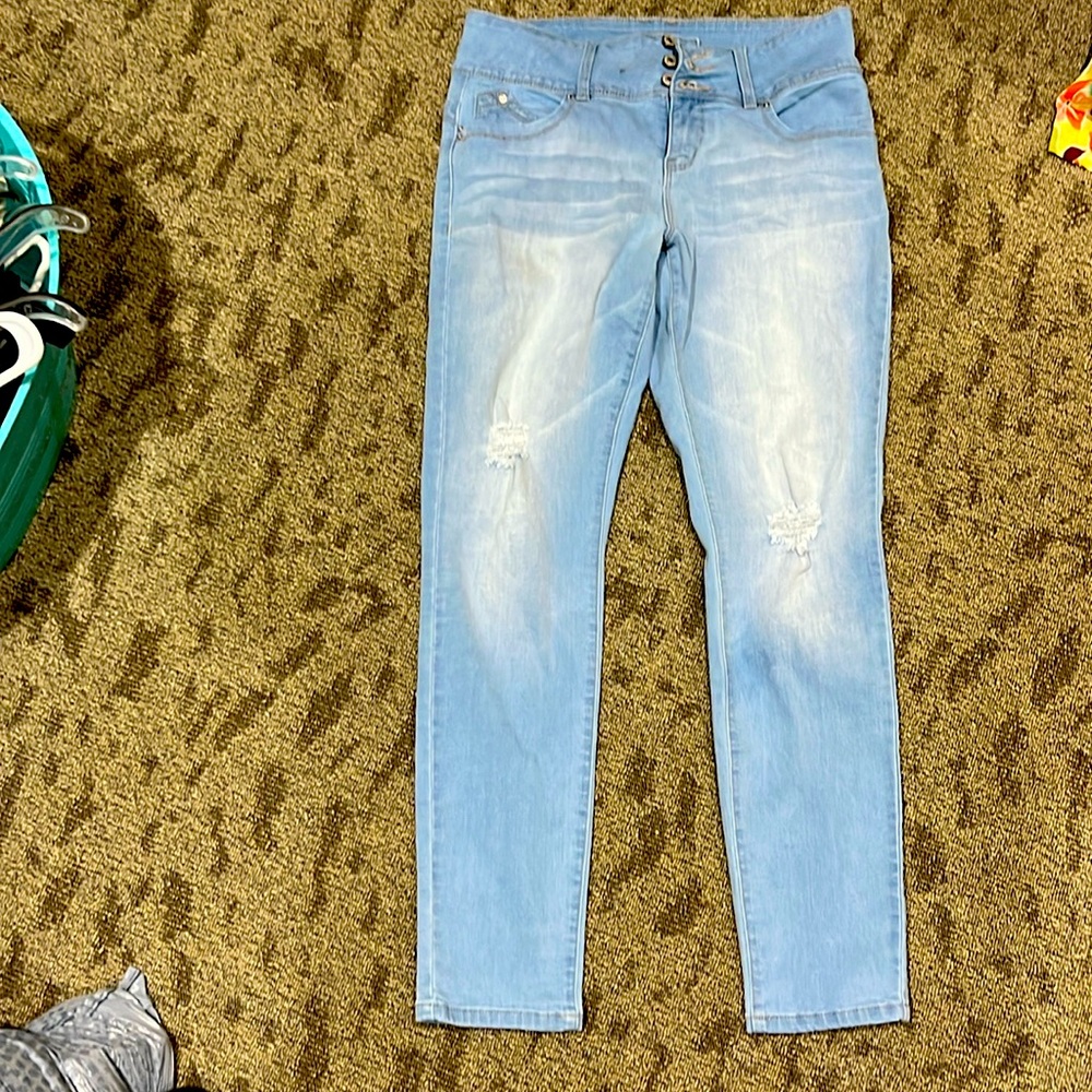 WBB (want a better butt) Royalty faded stretch jeans. Fit amazing! Sz 10